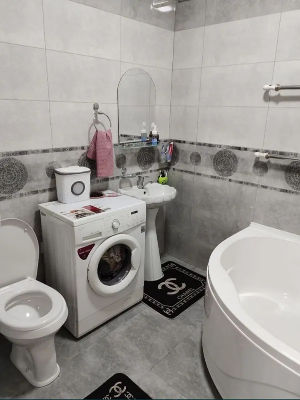 Yevrota’mirli shinam uy sotiladi, 3 xona, 120 m², uchastka 1.74 sotix, burchak hovli 10