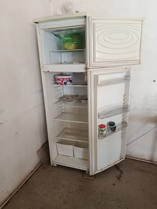 Холодильник яхши холати ишлаяпти