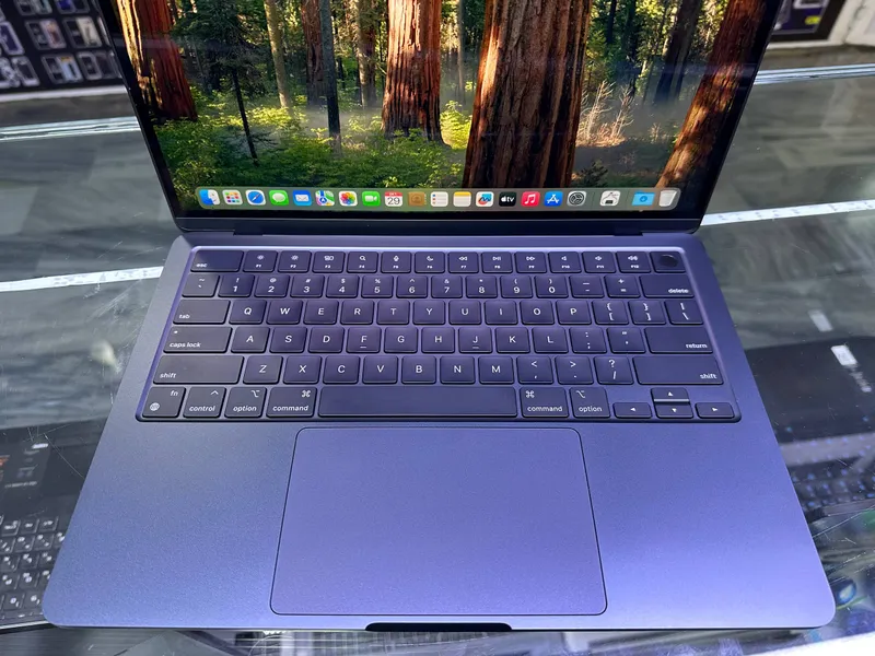 Macbook Air (2022) 3 Macbook Air (2022) 3