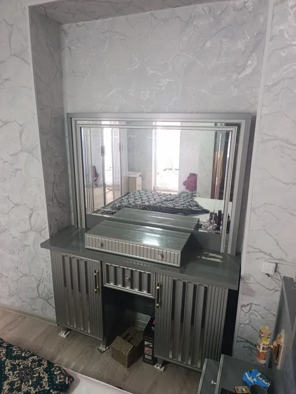 Mebel komplekt holati yangi ideal