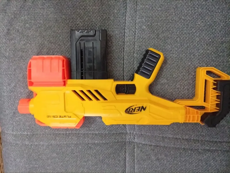 Полуавтоматический бластер из серии Nerf Flyte CS-10 — фото 1