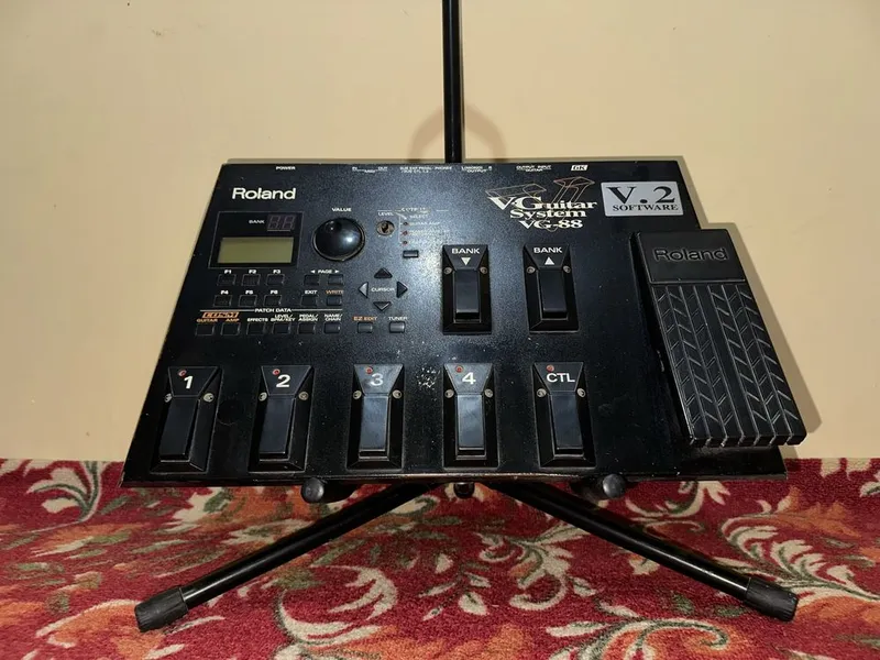Roland VG 88 va Fender elektro gitara — фото 1