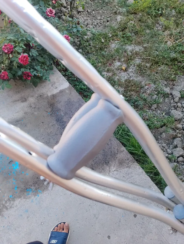 imkoniyati cheklanganlar uchun qoʻltiq hassa 5