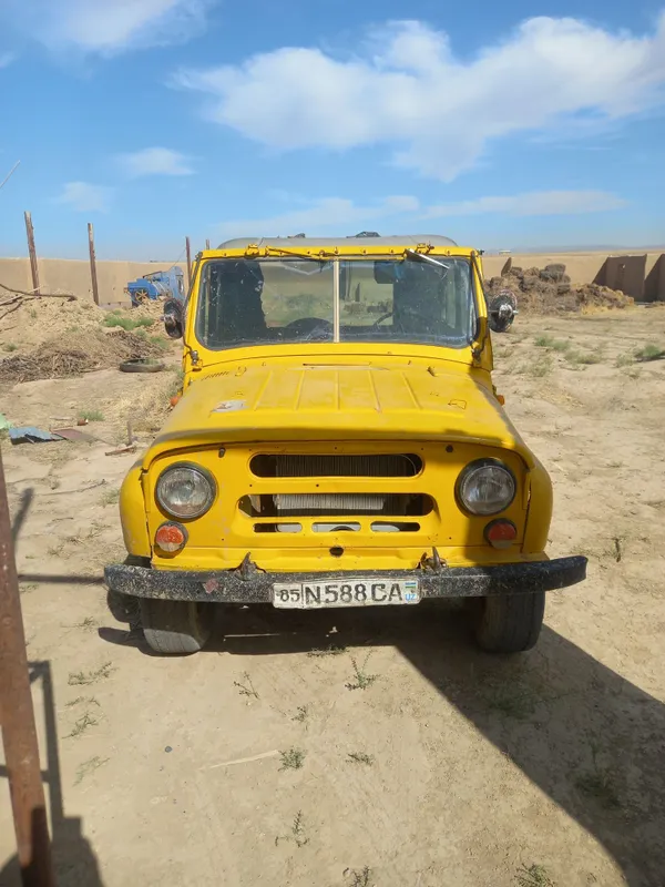 Uaz 469 sotiladi
