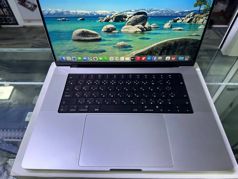 MacBook Pro (2021) 3