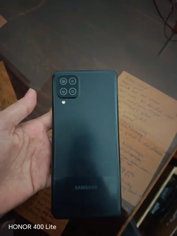 Samsung A12 1 oy ishlatgan yangi karopka bilan 2 Samsung A12 1 oy ishlatgan yangi karopka bilan 2