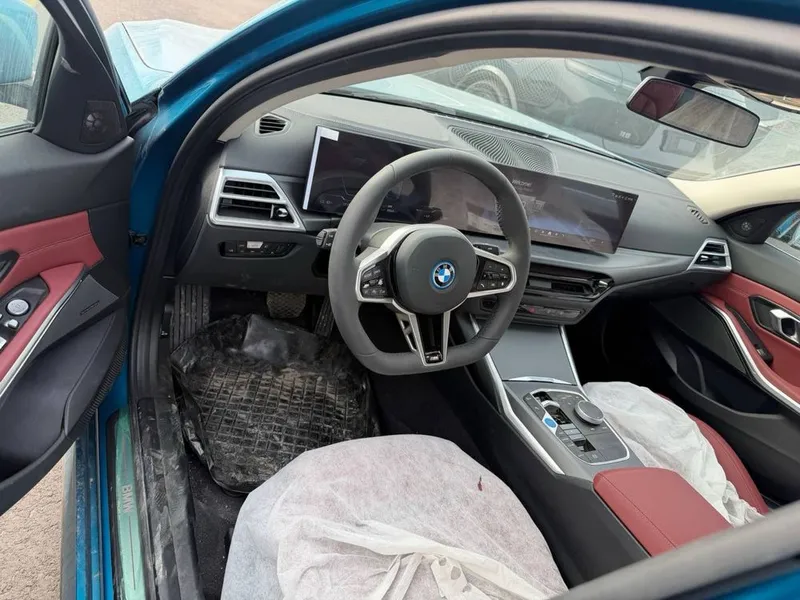 Bmw i3 35 l 2025 — фото 2
