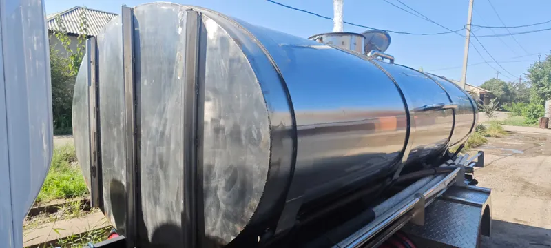 Водовоз янги таёр нержавейка ёмкост 3