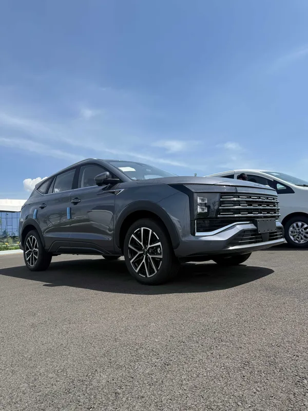 Jac js8 oilaviy 7 o'rindiqli premium krassover 5 Jac js8 oilaviy 7 o'rindiqli premium krassover 5