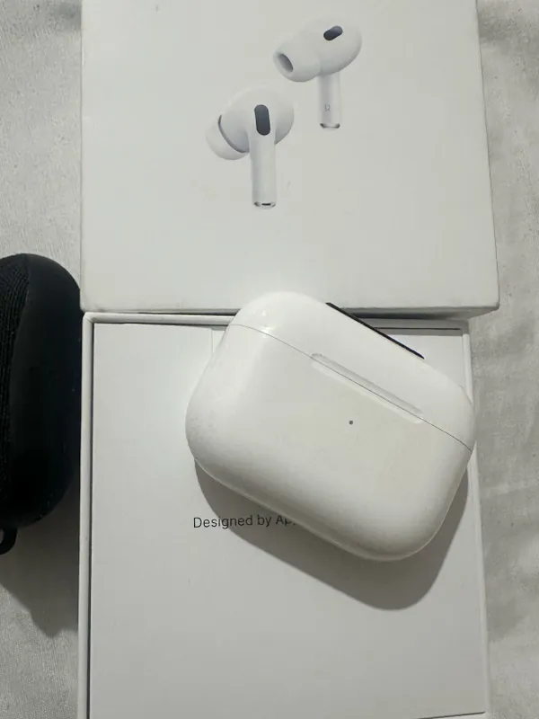 AirPods Pro (2nd generation) (версия USB-C) — фото 1