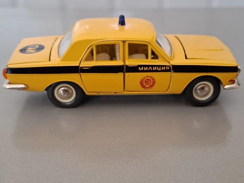 Коллекционная модель Волга ГАЗ 2401 А26, масштаб 1:43 — фото 3