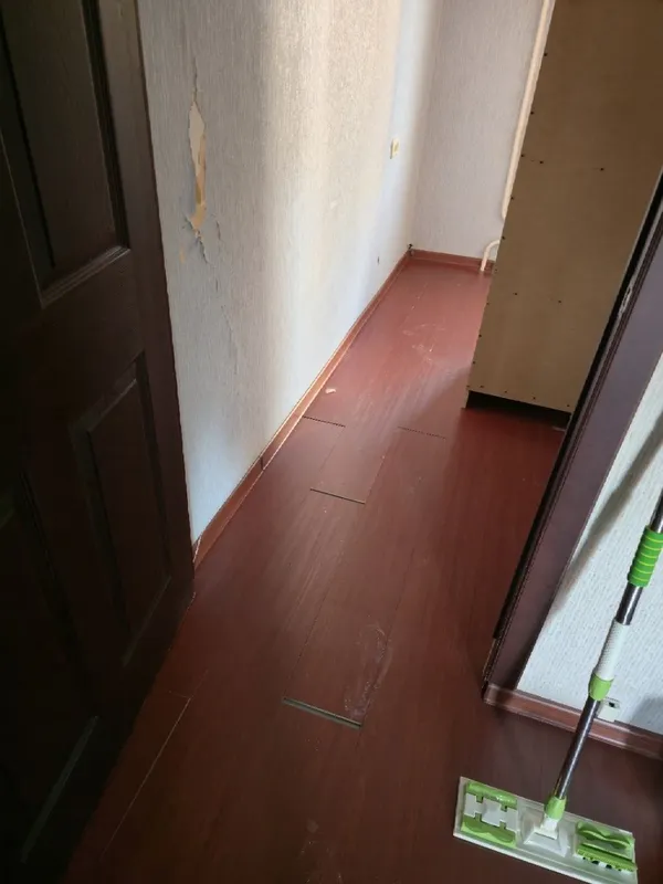 Ламинат 50²м за 500тыс сум 2 Ламинат 50²м за 500тыс сум 2