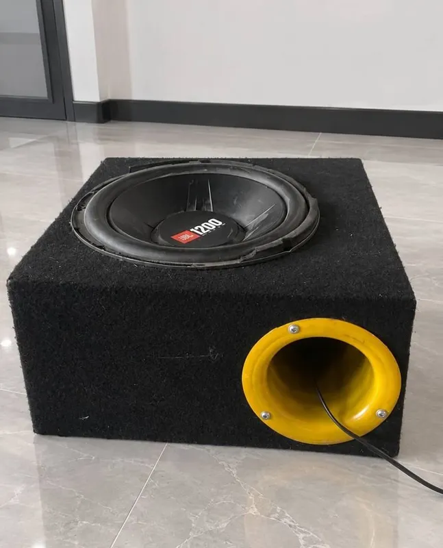 Сабвуфер JBL 1200 2 Сабвуфер JBL 1200 2