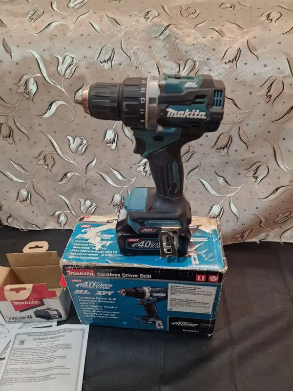 Макита Makita 40 вольт оригинал инструментлар шуруповёрт болгарка ушм 5 Макита Makita 40 вольт оригинал инструментлар шуруповёрт болгарка ушм 5