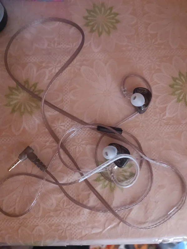 KZ castor pro bass improved versiya mikrafon bilan 3 KZ castor pro bass improved versiya mikrafon bilan 3