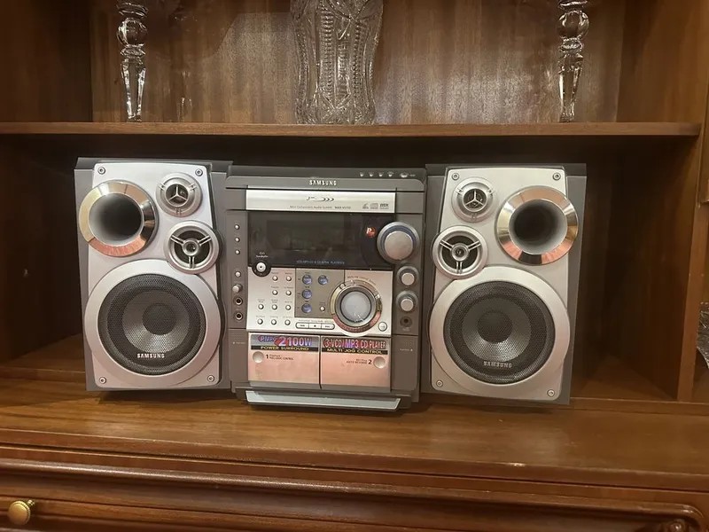 Televizor sotiladi,Muzikalniy sentr — фото 1