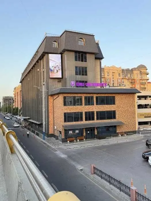 Отдельно стоящее здание 7 000 м² Идеально под клинику или университет 1