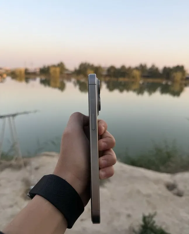 iPhone 15 Pro Max 256 ГБ, идеальное состояние, аккумулятор 79% 4