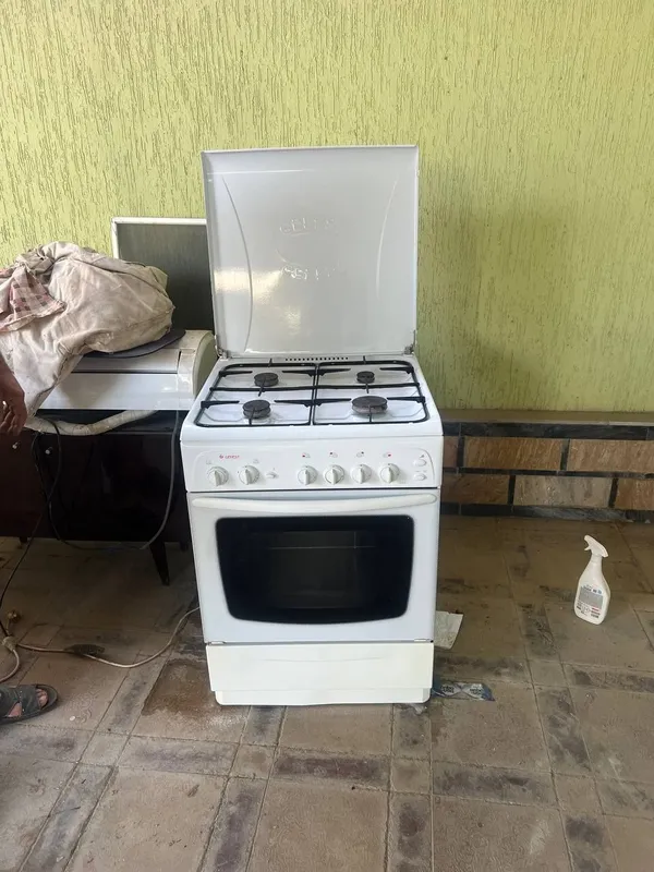 Срочно продаётся газовая плита с витежкой — фото 1 Срочно продаётся газовая плита с витежкой — фото 1
