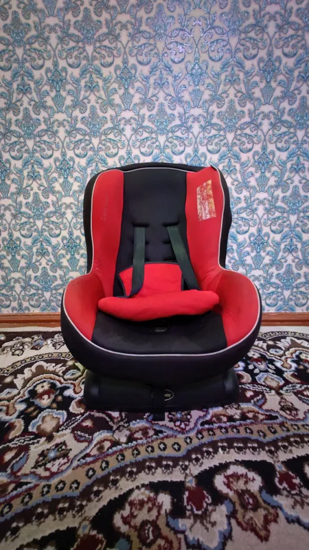 Продам надежное детское автокресло Goodbaby 9-18кг