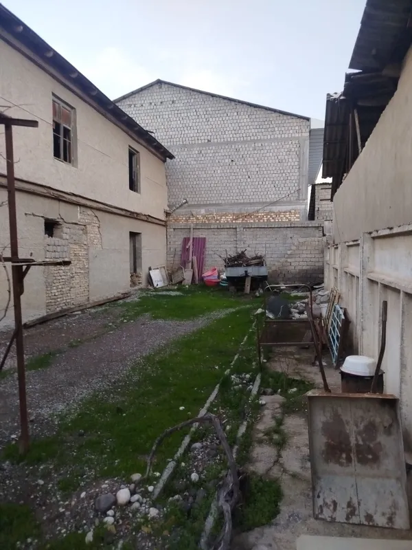 Бизнес қилиш учун қибрай сентрида икки қаватли бино фасад ўн метр — фото 2