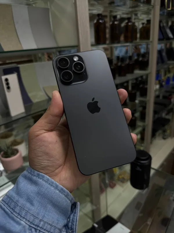 iPhone 15 Pro Max 2