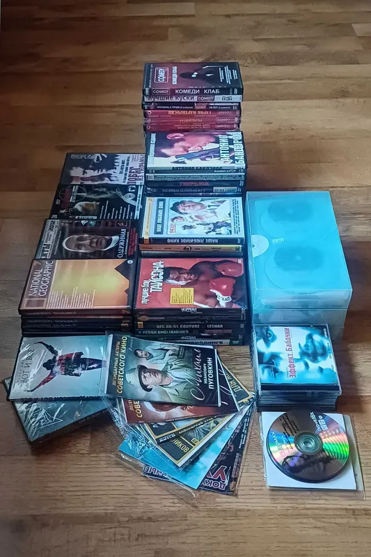 Распродажа дисков с фильмами и музыкой DVD и CD — фото 2