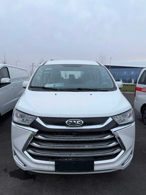 Jac M4 люкс минивен 3 Jac M4 люкс минивен 3