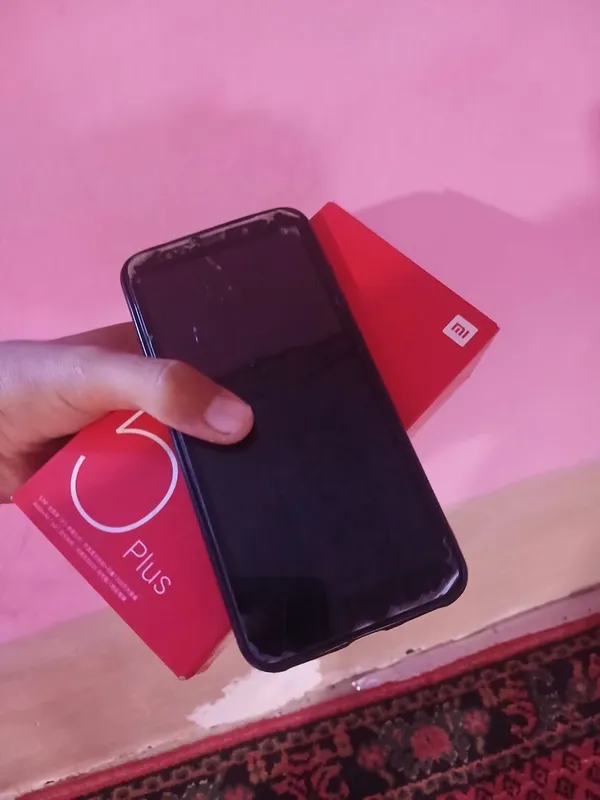 Redmi Not 12 + Redmi 5 plus 4 Redmi Not 12 + Redmi 5 plus 4