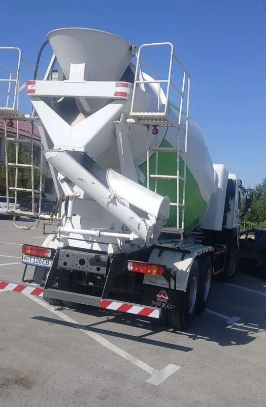 Миксер HOWO заводской газлик сотилади 5