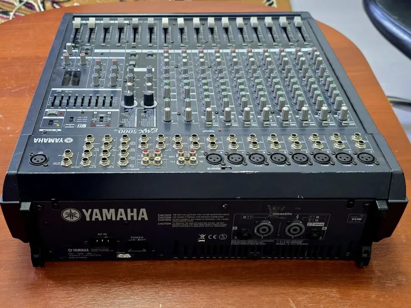 Yamaha emx 5000 sotiladi, xech qanaqa aybi yuq, chetdan kelgan