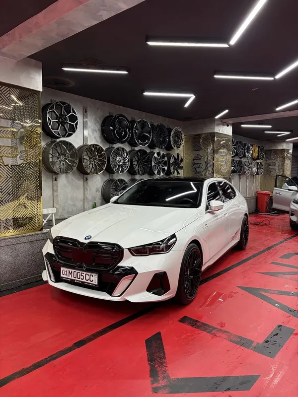 BMW I5 35L M paket 3 BMW I5 35L M paket 3
