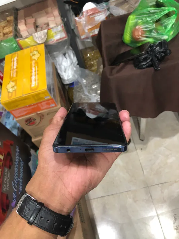 INFINIX HOT 40 PRO 7