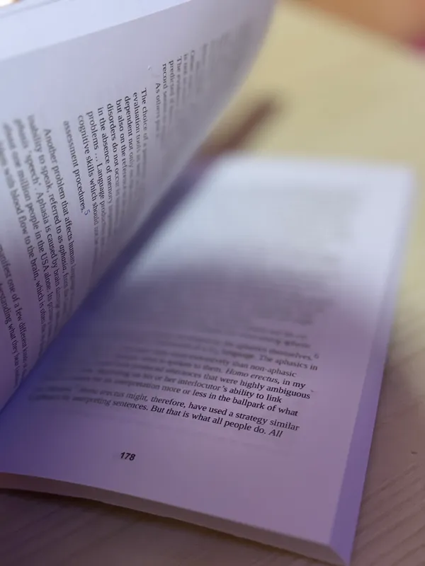 Книга на Английском лингвистик How Language Began — фото 2