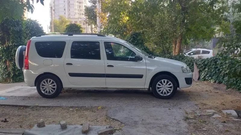 Лада ларгус 1.6 родная краска — фото 1 Лада ларгус 1.6 родная краска — фото 1