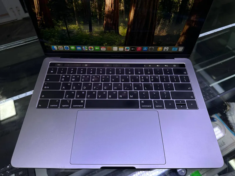 Macbook Pro (2018) 3 Macbook Pro (2018) 3