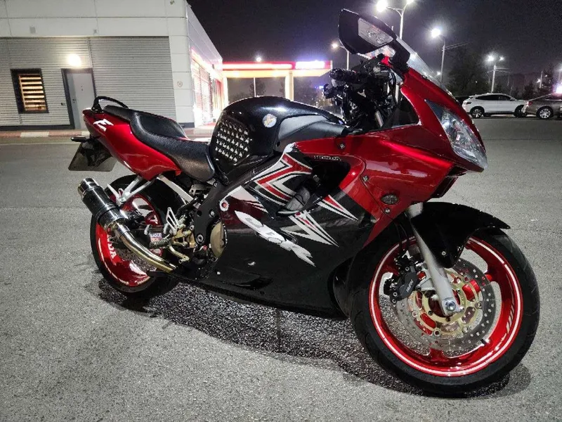 Продаётся Honda CBR f4i — фото 1 Продаётся Honda CBR f4i — фото 1