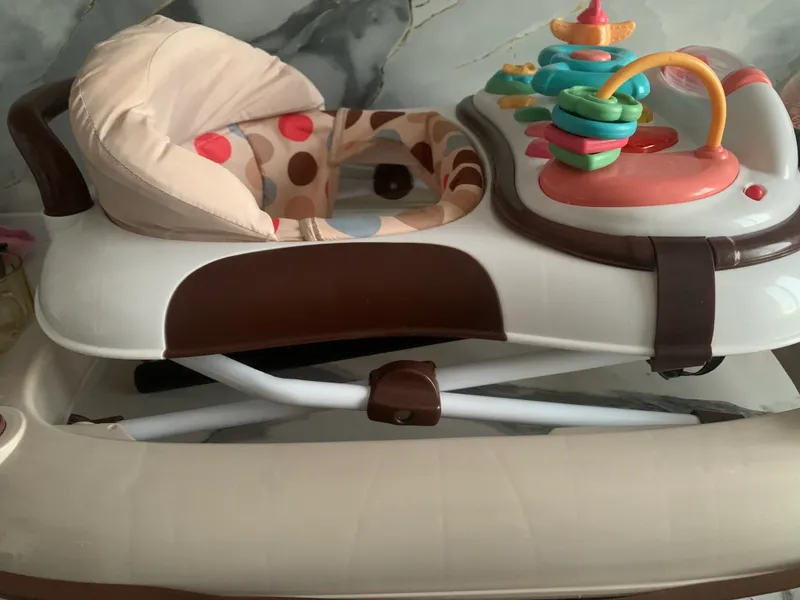 Ходунки детские и кормящий столик 3