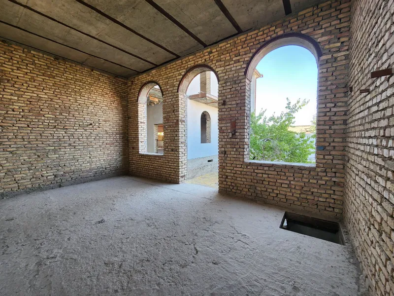 Hovli sotiladi juda yaxshi qurilgan — фото 3