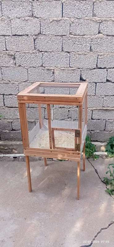 Продам клетку для попугаев 1