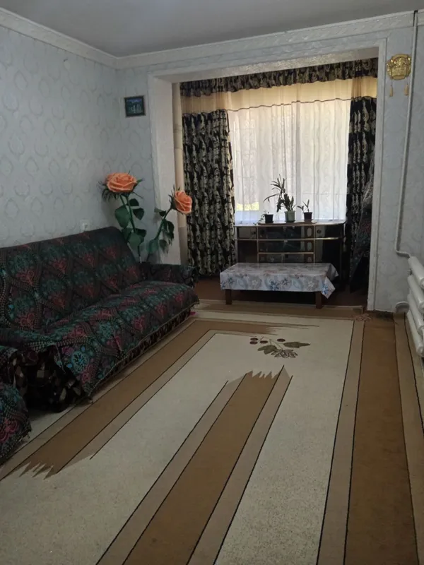 Zarafshon shahri 3 mkr 3-dom 6-kvartira uy holati yaxshi, 1-etajda 2