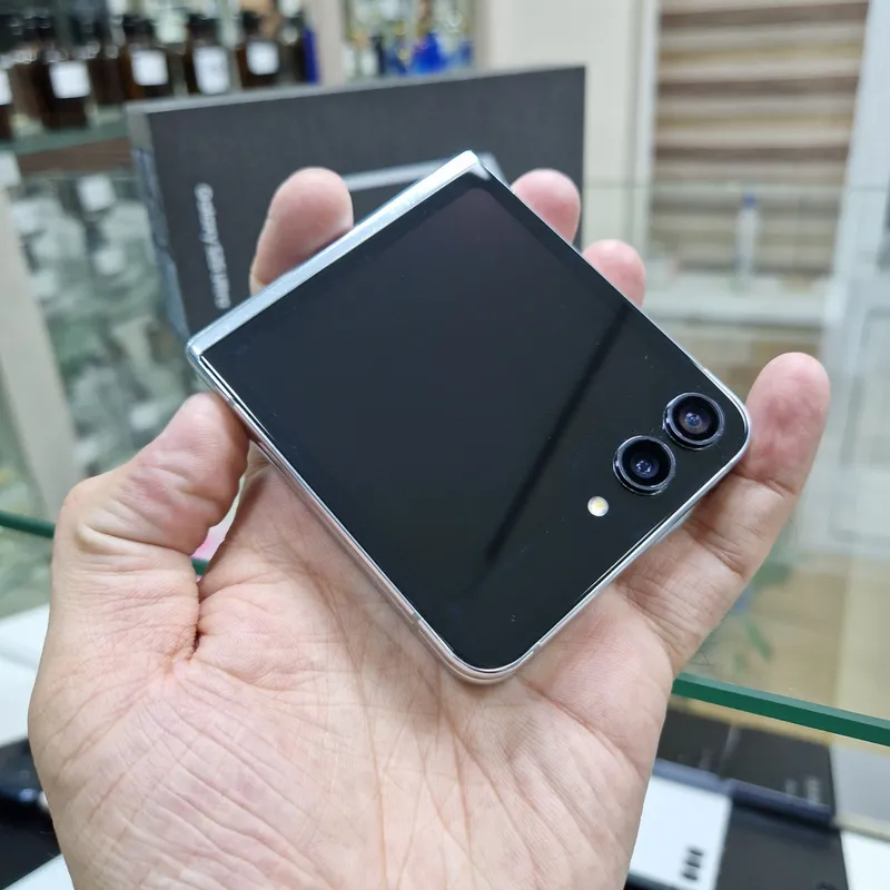 Samsung Flip5 — фото 1