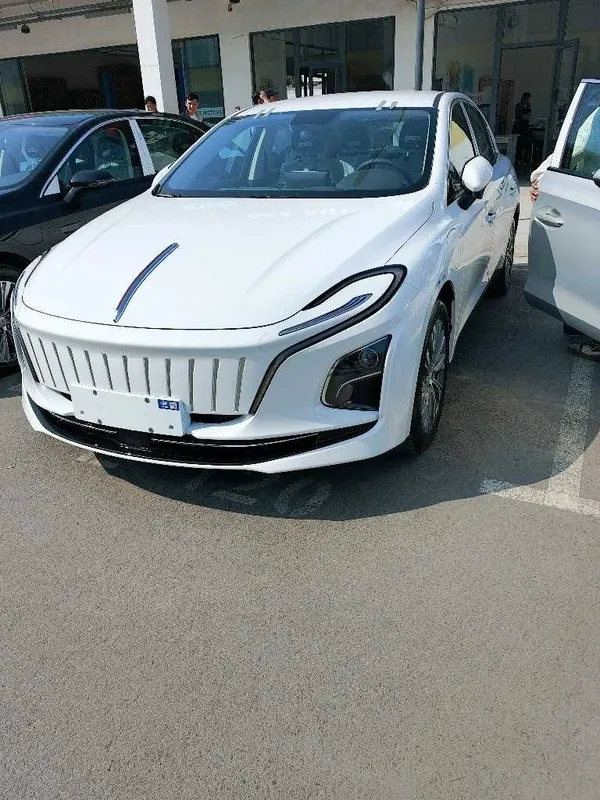 HONGQI E-QM5 500km naxt va xalol nasiya