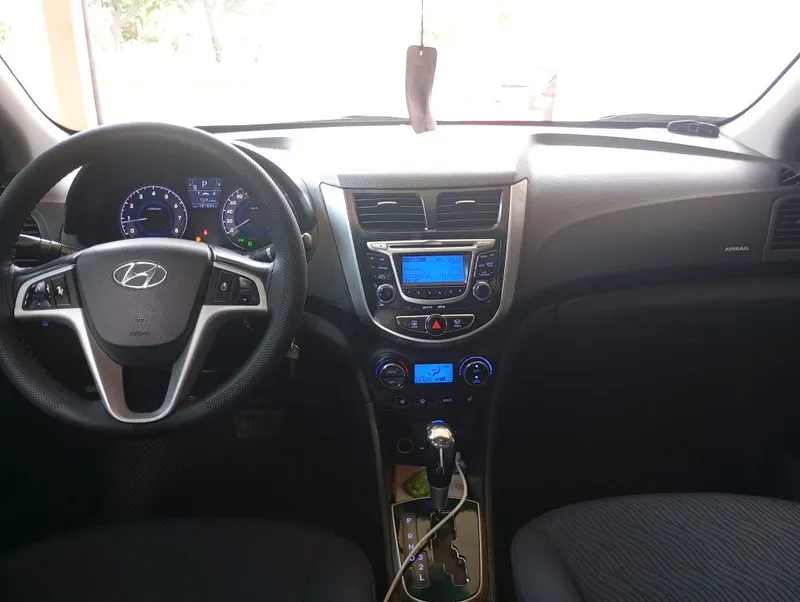 Hyundai Accent 2013 8 Hyundai Accent 2013 8