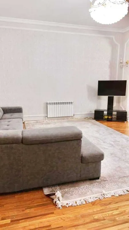 Сдается в аренду 3 комнатная квартира 137 м.кв метро Ойбек — фото 2