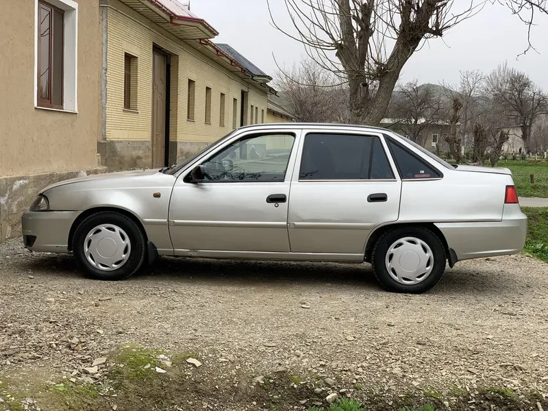 Nexia2 arzonchiroq 4 ta yaxshi balonda matorida ozroq ishi bor — фото 3