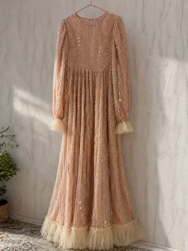 Pushti oqshom libosi
