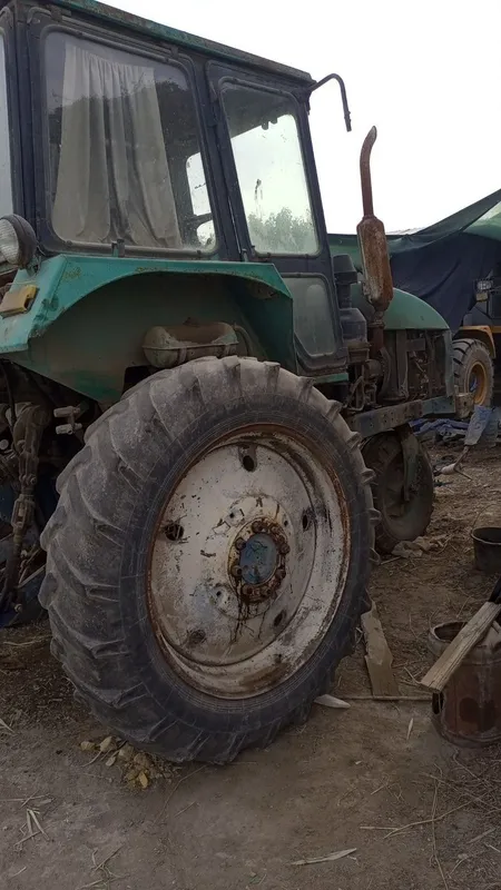 Traktor yaxshi holatda 2