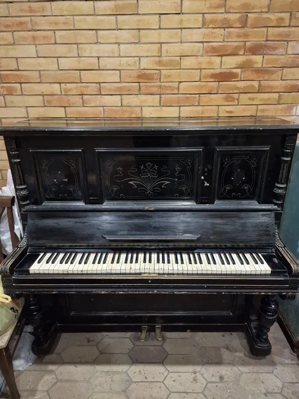 Pianino sotiladi yaxshi holatda