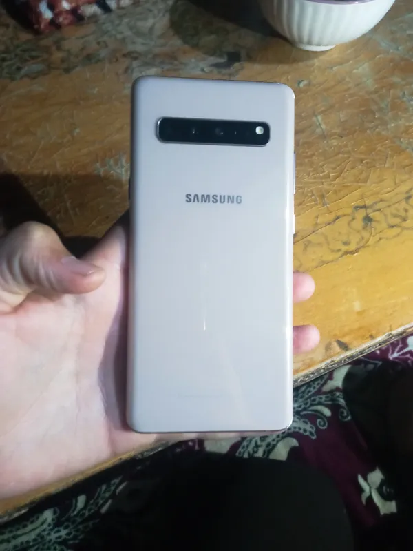 Samsung s10+5G — фото 1